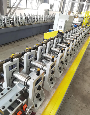 ¿Qué materiales se pueden utilizar en una máquina perfiladora de perfiles para paneles de yeso?